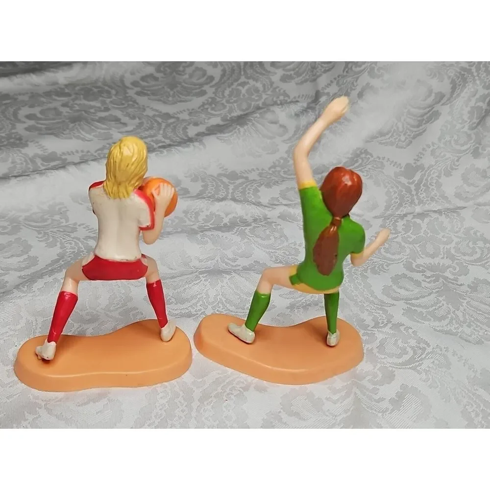 Wilton Cake Topper GIRLS BASKETBALL Players 5.5